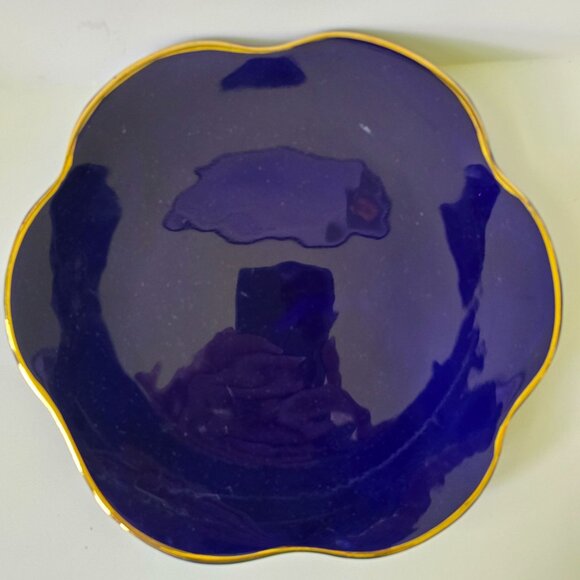 Hand Painted Dark Blue Scalloped Edge Ceramic Plate With Gold Trim From Italy - Picture 1 of 9